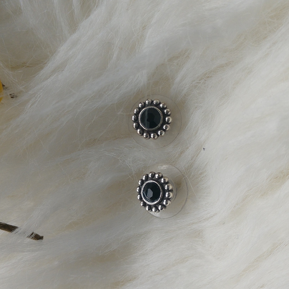 New Brighton Vintage Black and silver Earrings - Picture 2 of 4